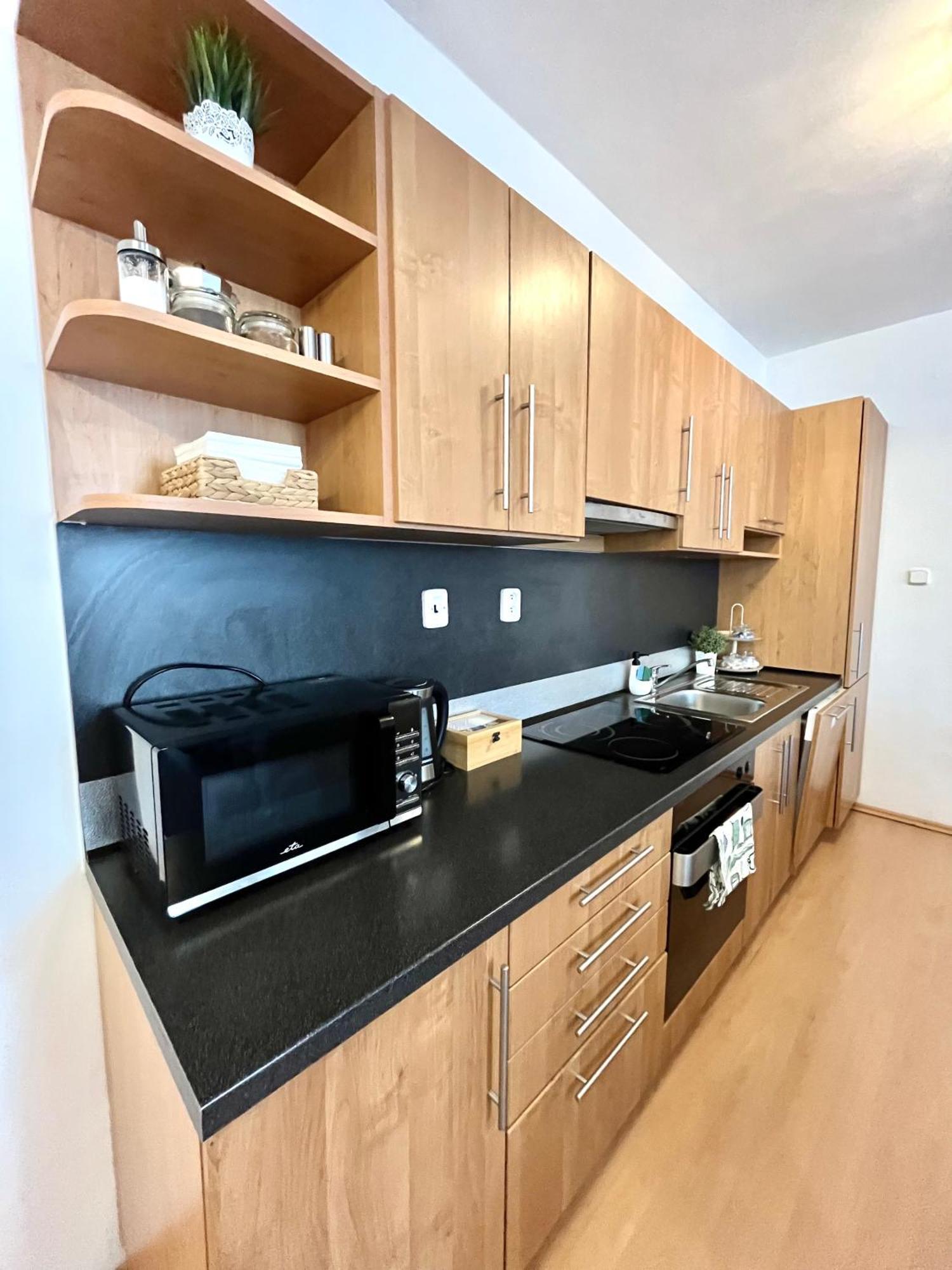 Apartment Tina - Old Town, Ac, Free Private Parking Bratislava Eksteriør billede