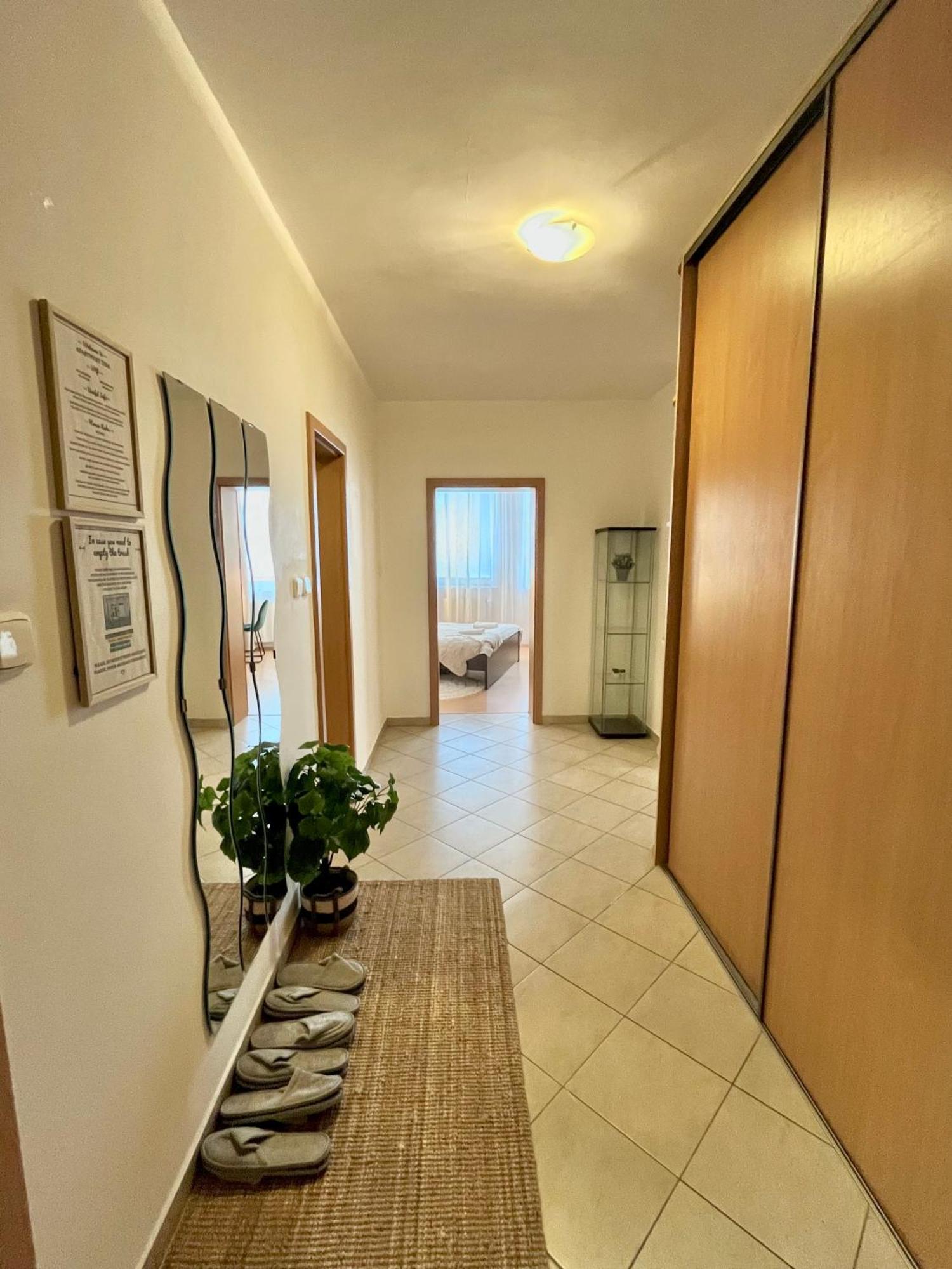 Apartment Tina - Old Town, Ac, Free Private Parking Bratislava Eksteriør billede